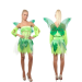 disfraz de hada estilo Campanilla con vestido verde, mangas sueltas y alas decoradas.
D